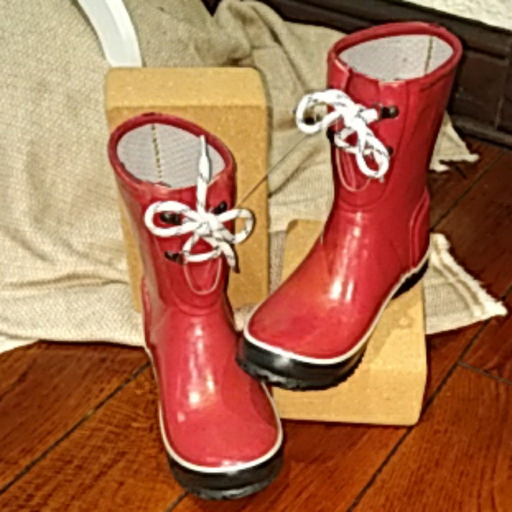 Bogs Ladies Size 9 Rain Boots Red New w Tags